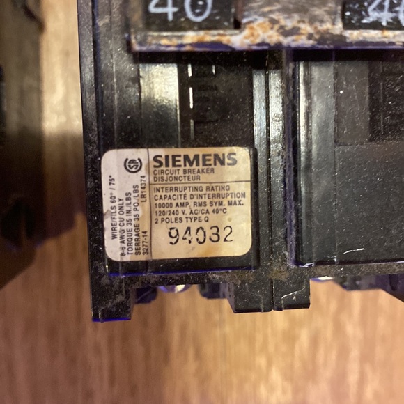 Q220 Siemens 40 Amp Double Pole Circuit Breaker 220volt or 110v 94032 used - Picture 4 of 6